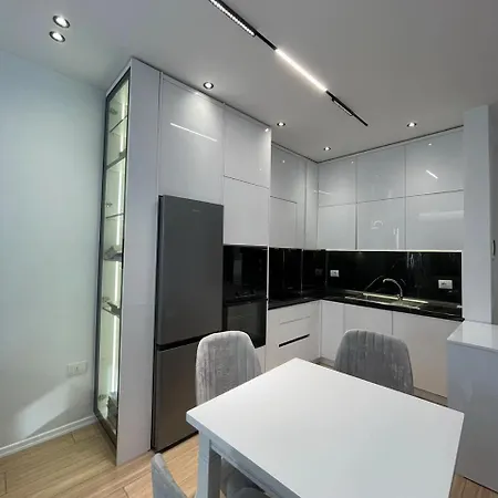 Nene Tereza Airport Iii - Oljan Apartment *